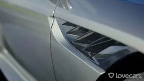 Ferrari 812 Superfast vs Aston Martin DBS Superleggera drag race