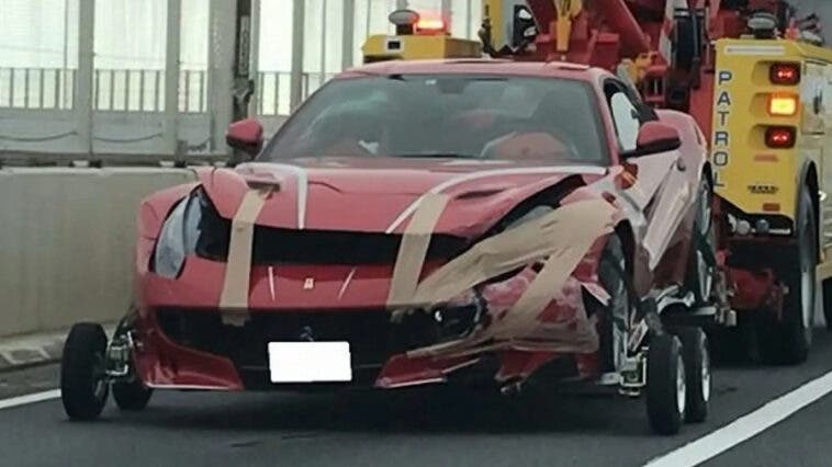 Ferrari F12tdf incidente Giappone