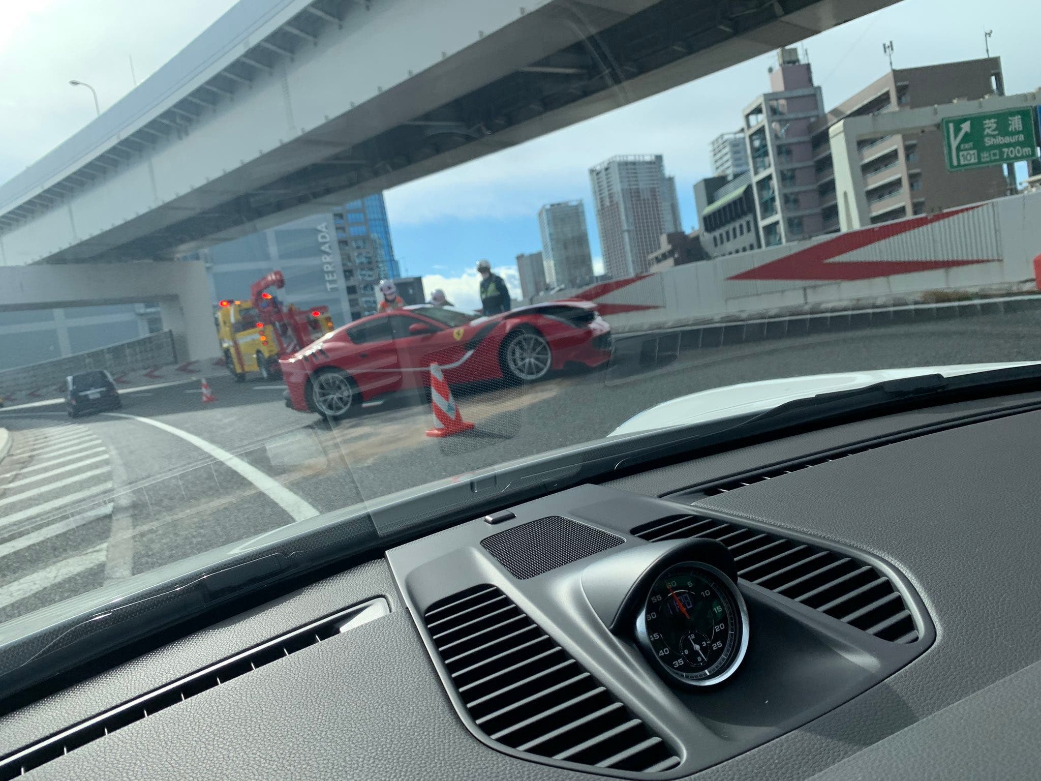 Ferrari F12tdf incidente Giappone