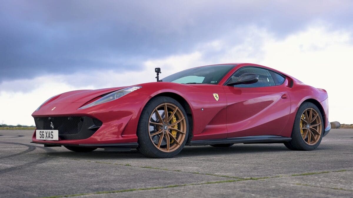 Ferrari 812 Superfast vs BMW M5 CS drag race
