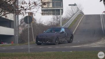 Ferrari Purosangue prototipo camuffato
