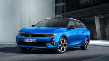 Nuova Opel Astra Sports Tourer ordinabile Italia