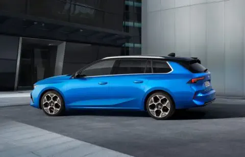 Nuova Opel Astra Sports Tourer ordinabile Italia