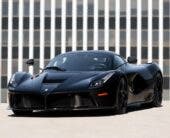 Ferrari LaFerrari nera