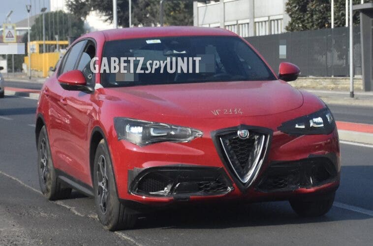 Alfa Romeo Stelvio 2023 prototipo foto spia