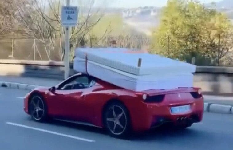 Ferrari 458 Spider con letto