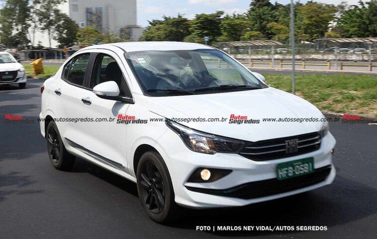 Fiat Cronos 2023 prototipo Precision 1.3 CVT foto spia