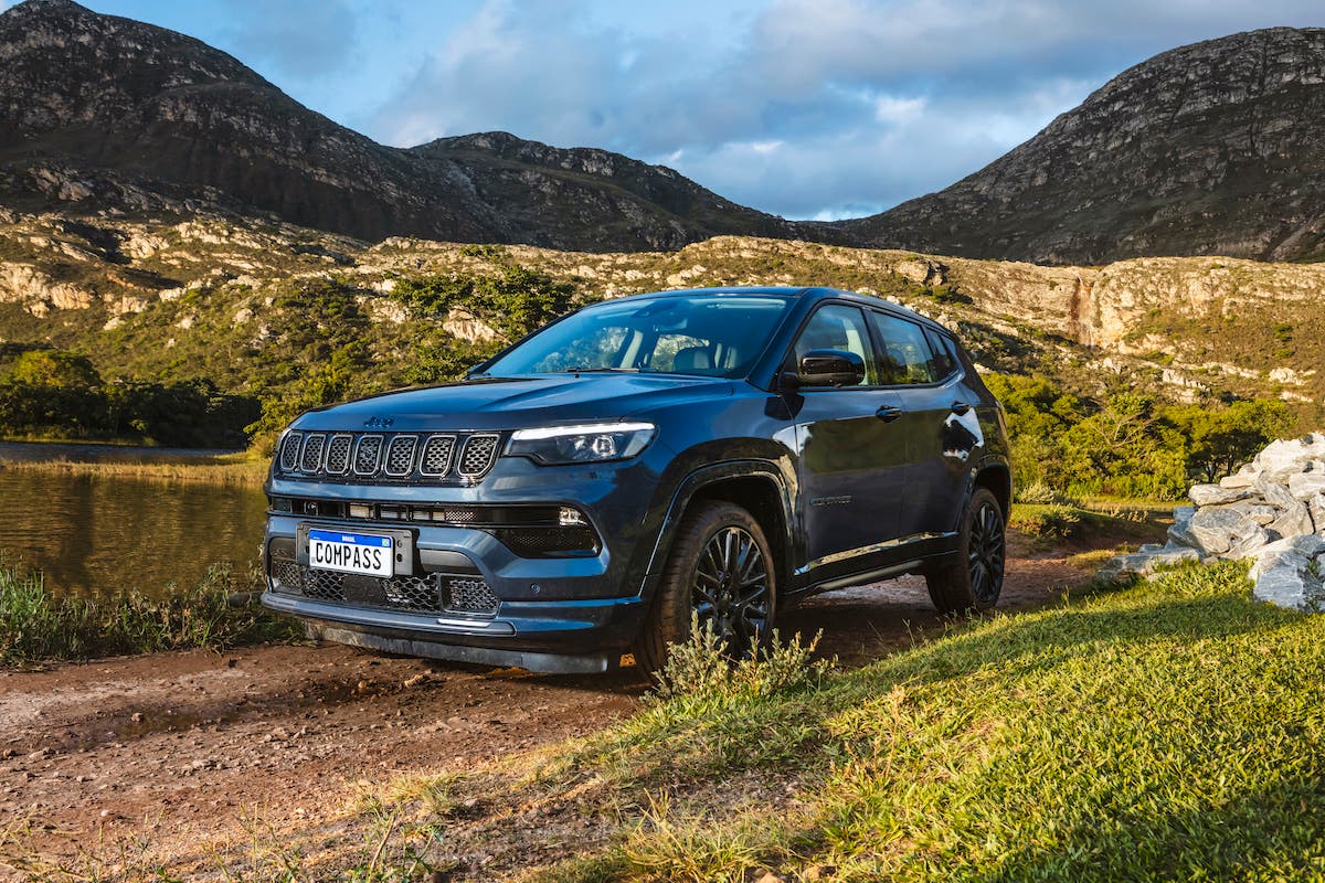 Jeep Compass 4xe teaser Brasile