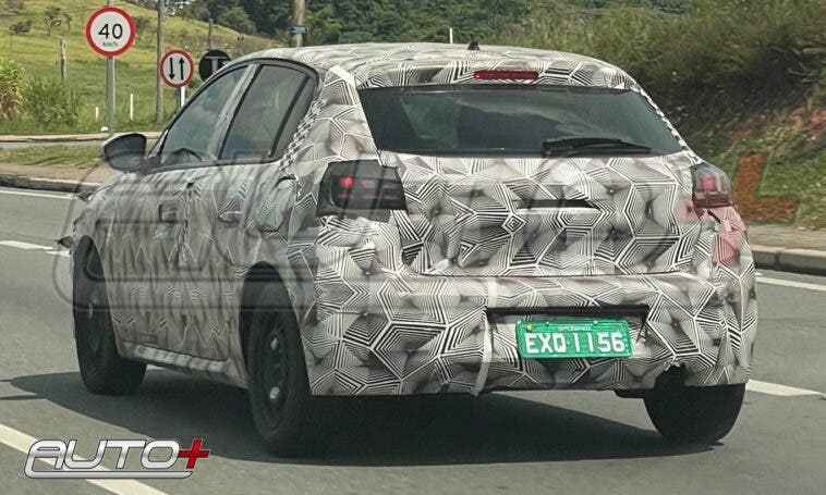 Peugeot 208 2023 prototipo foto spia