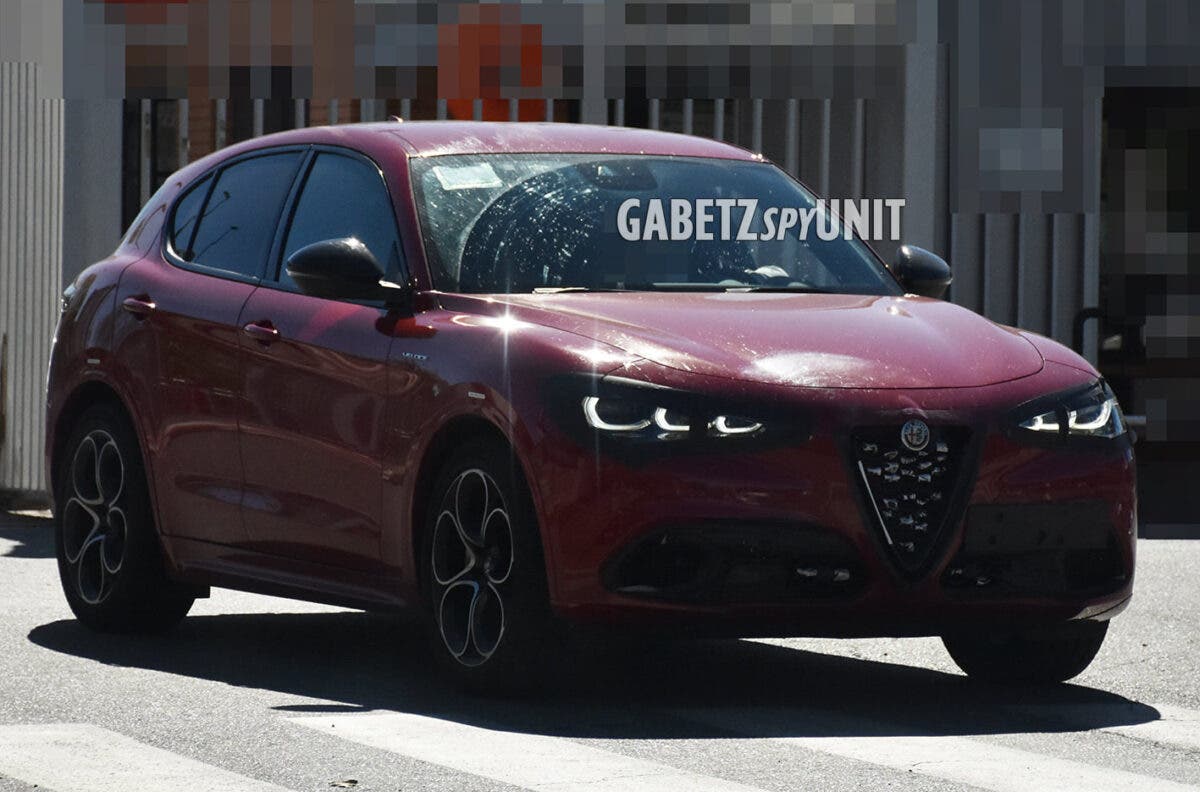 Alfa Romeo Stelvio foto spia