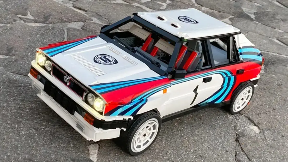 Lancia Delta Integrale in mattoncini Lego