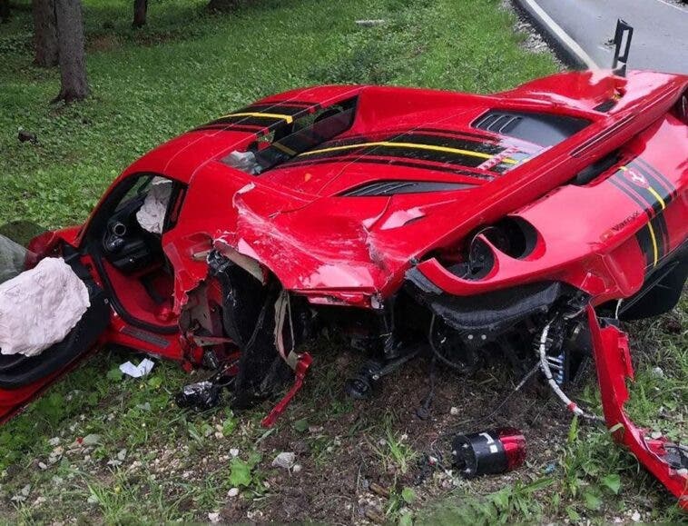 Ferrari F8 Spider incidente