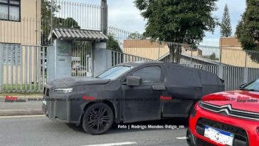 Fiat Fastback 2023 prototipo Brasile foto spia