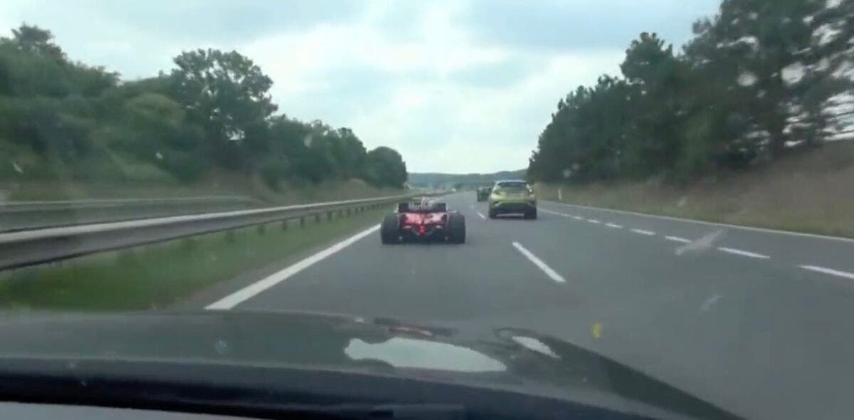 Ferrari GT2 in autostrada