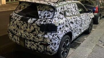 Jeep B-SUV foto spia