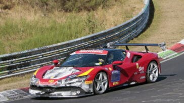 Ferrari SF90 VS foto spia
