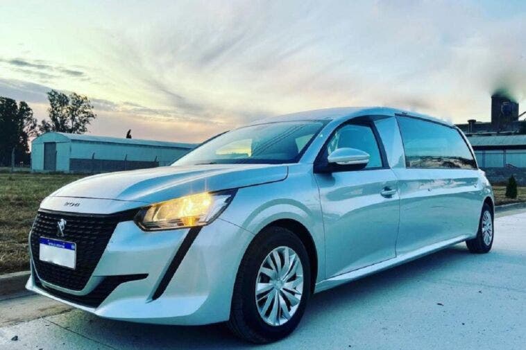 Peugeot 208 carro funebre