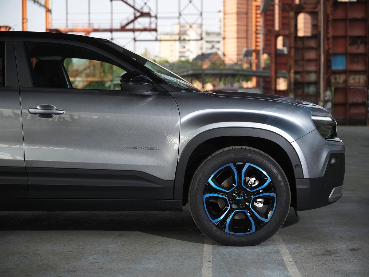 Jeep Avenger: svelato al Salone di Parigi 2022 il primo SUV elettrico del  brand 