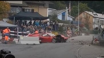 Ferrari Testarossa crash