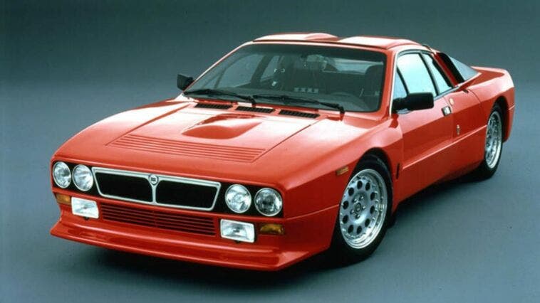 auto lancia rally 037 stradale