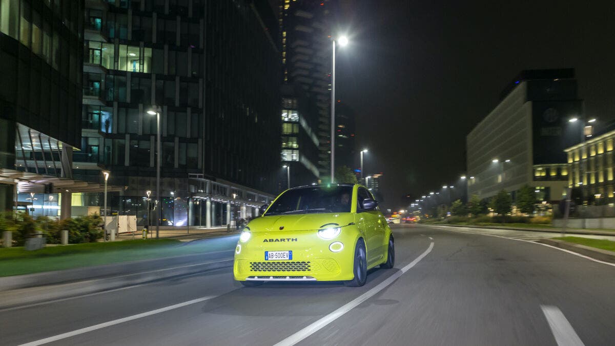 Abarth 500e Gialla presentazione