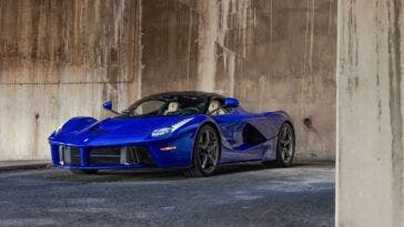 Ferrari LaFerrari Blu elettrico