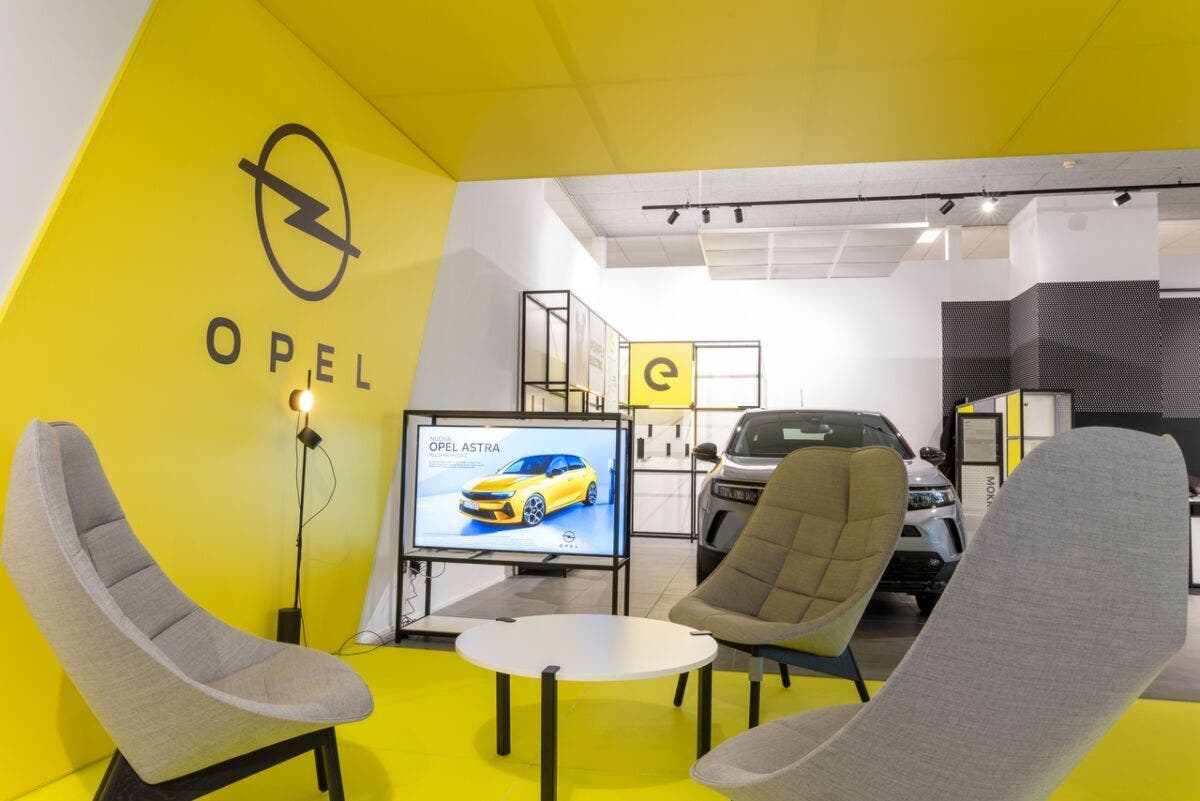 Opel primo salone nuova generazione Italia