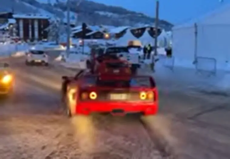 Ferrari F40 sulla neve