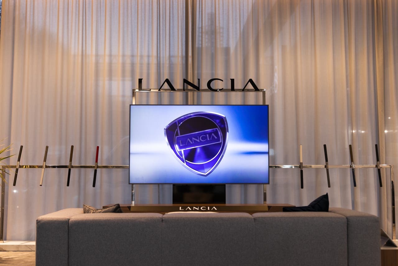 Lancia nuova corporate identity concessionarie