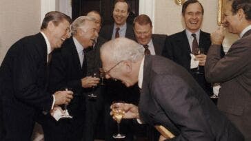 Auto elettriche ricaricate con diesel risate politici