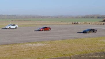 Ferrari SF90 Stradale vs Tesla Model X Plaid vs Lamborghini Aventador SVJ drag race