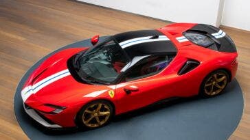 ferrari sf90 stradale assetto fiorano