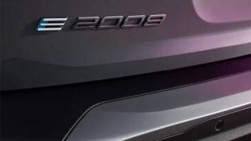 Peugeot e-2008 2024 teaser