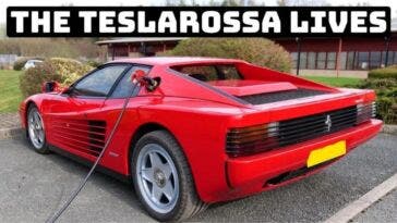 Ferrari Testarossa con motore Tesla