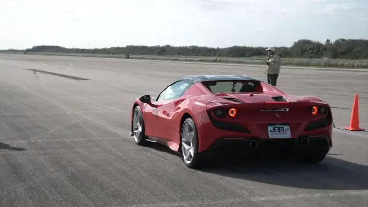 Ferrari F8 Spider test velocità