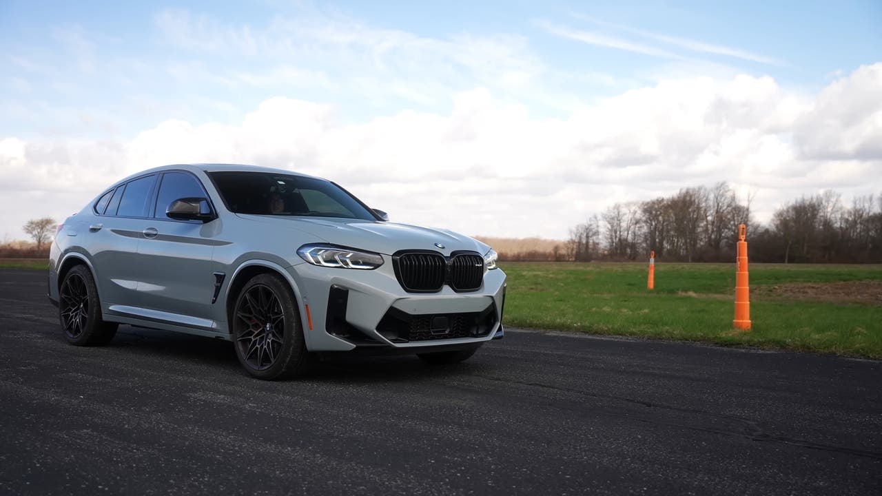 Maserati Grecale Trofeo vs BMW X4 M Competition drag race