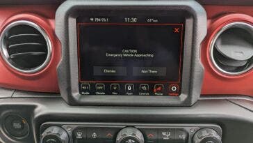 Stellantis sistema rintracciare veicoli emergenza altri pericoli vicinanze