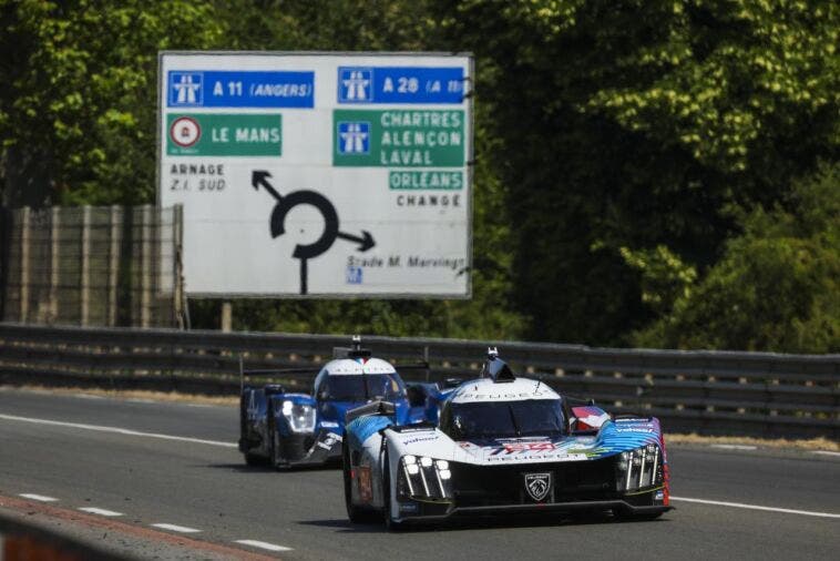 Peugeot 9X8 primi giri 24 Ore di Le Mans 2023