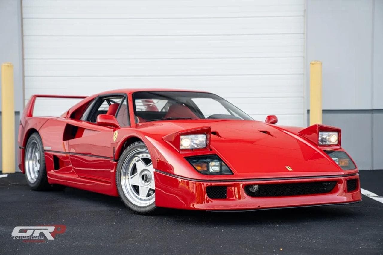 Ferrari F40: in vendita un esemplare Rosso Corsa del 1989
