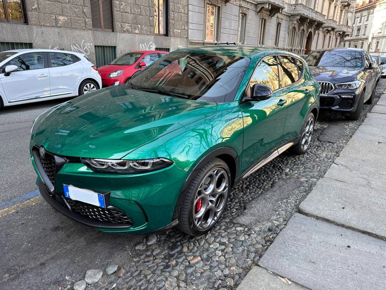 Alfa Tonale Verde Montreal Foto colore anteriore