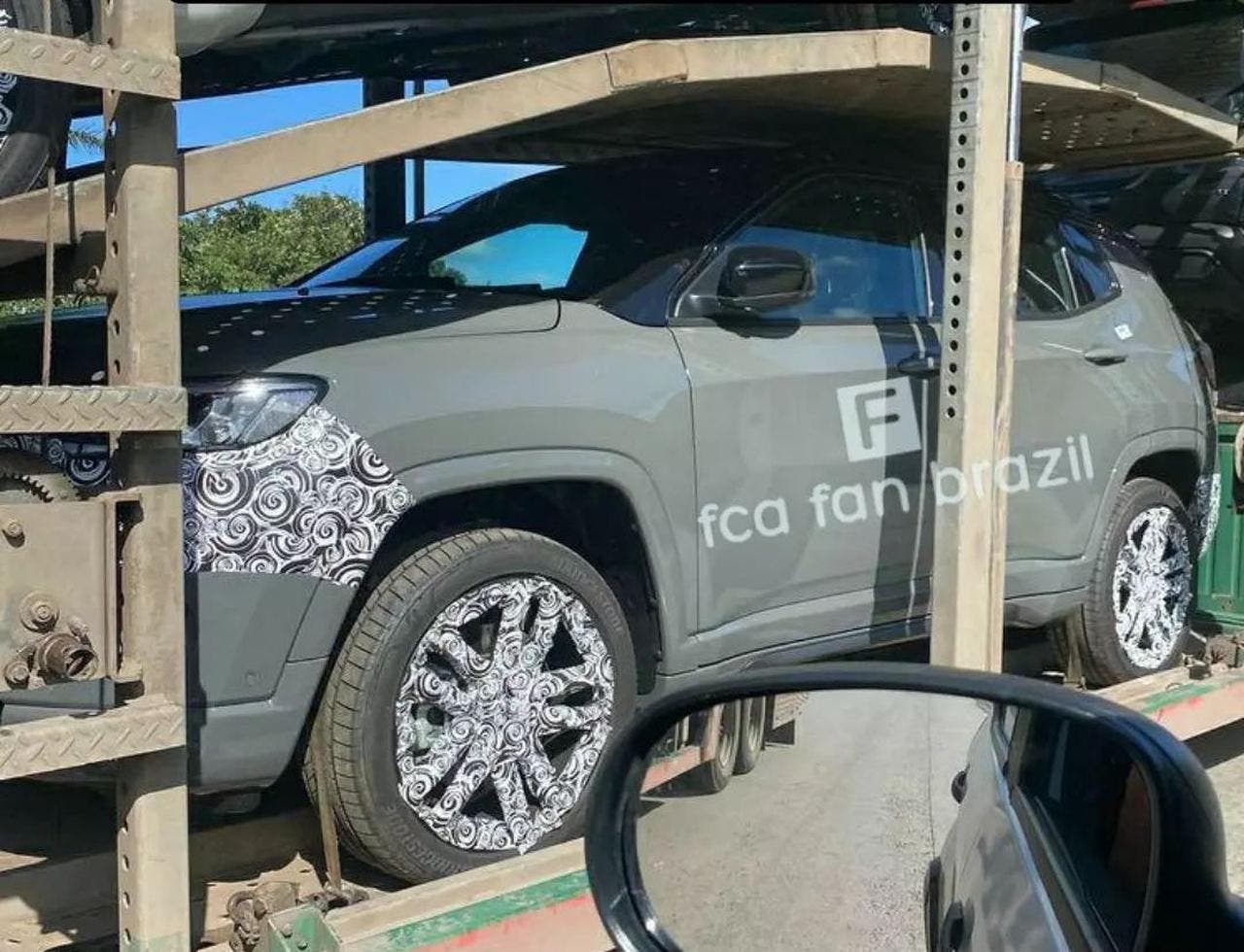 Jeep Compass Blackhawk nuova versione ad alte prestazioni in arrivo