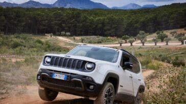 Jeep SUV 4xe mercato LEV Italia