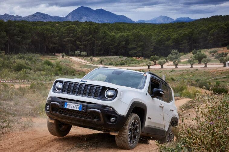 Jeep SUV 4xe mercato LEV Italia