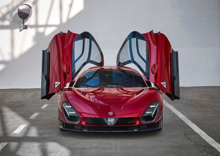 alfa romeo 33 stradale 2023 anteriore