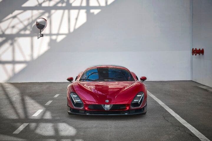 alfa romeo 33 stradale 2023 anteriore rosso