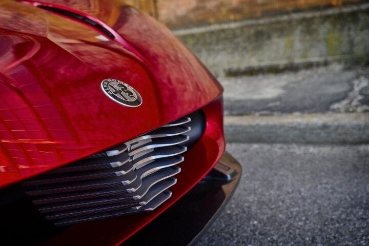 alfa romeo 33 stradale 2023 trilobo anteriore