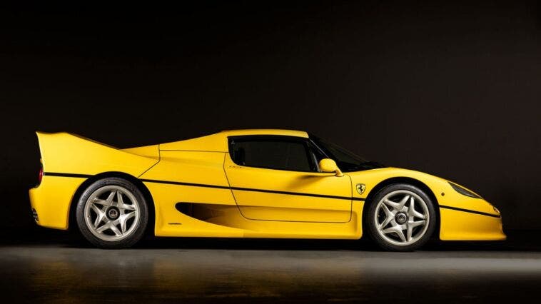 Ferrari F50 gialla