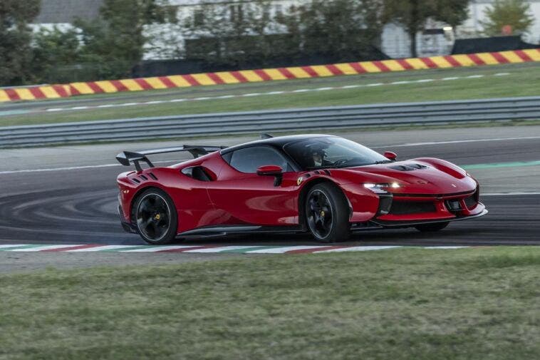 Ferrari SF90 XX Stradale record Fiorano