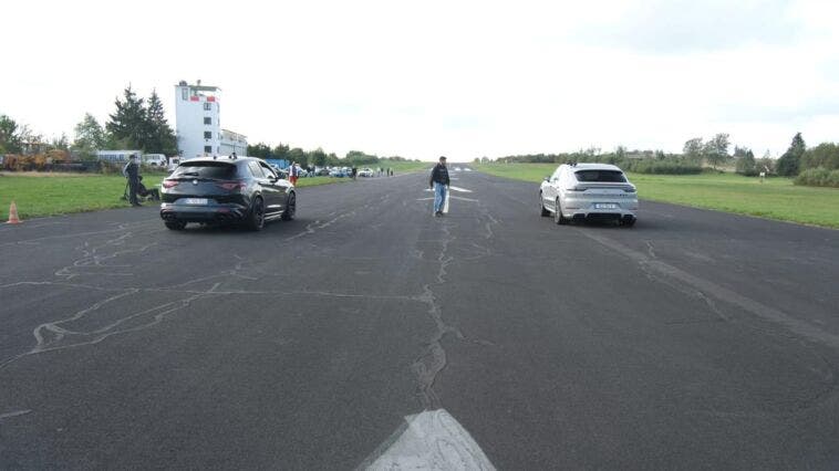 Alfa Romeo Stelvio Quadrifoglio vs Porsche Cayenne GTS Coupé drag race