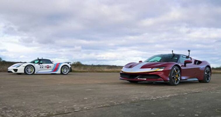 Ferrari SF90 Stradale vs Porsche 918 Drag Race